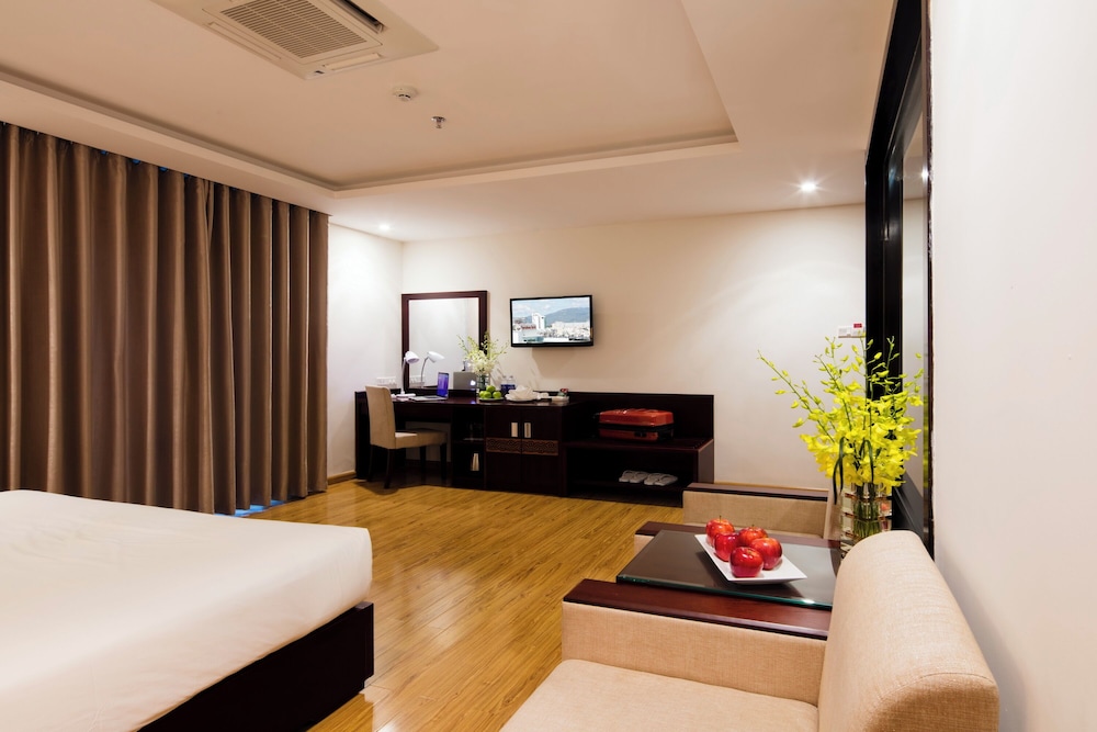Deluxe Double Room, City View photo 3