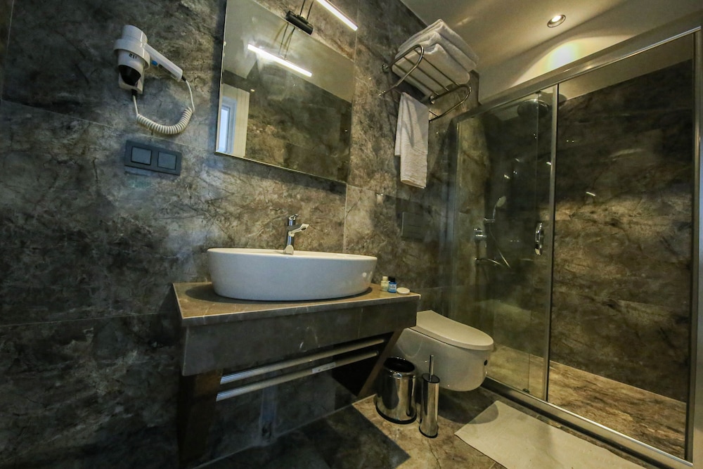 Family Room - Photo 12