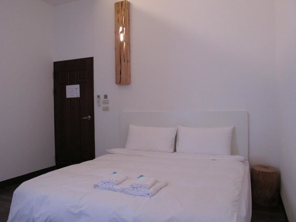 Standard Double Room, 1 Queen Bed photo 3
