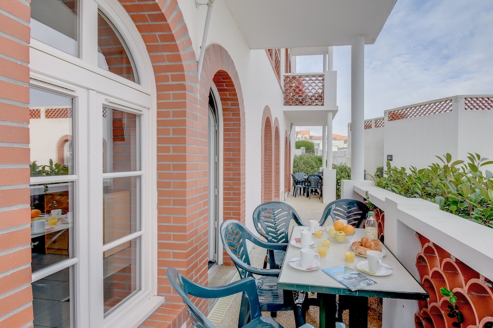 2 bedroom apartment with sleeping area for 6 people, Sea view photo 2