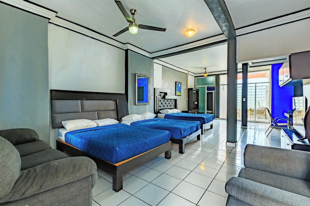 Standard Studio, Multiple Beds