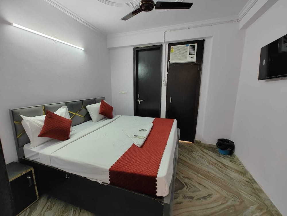Deluxe Room - Photo 5