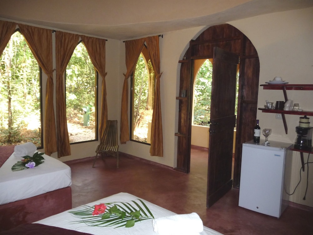 Persian Cabin 2