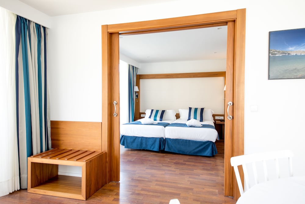 Premium Suite, Terrace, Partial Ocean View