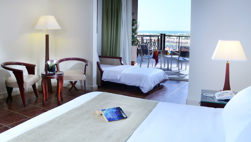 Superior Single Room, Side Sea View - ( Egyptians and Residence only) photo 3