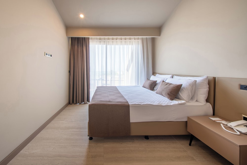 Apartment, 1 Bedroom, Kitchen, Partial Sea View