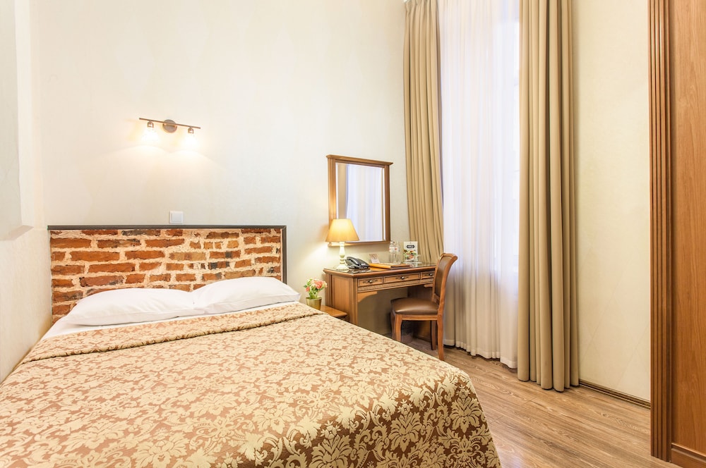 Economy Double Room photo 1