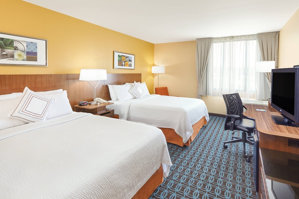 Room, 2 Queen Beds - Photo 1