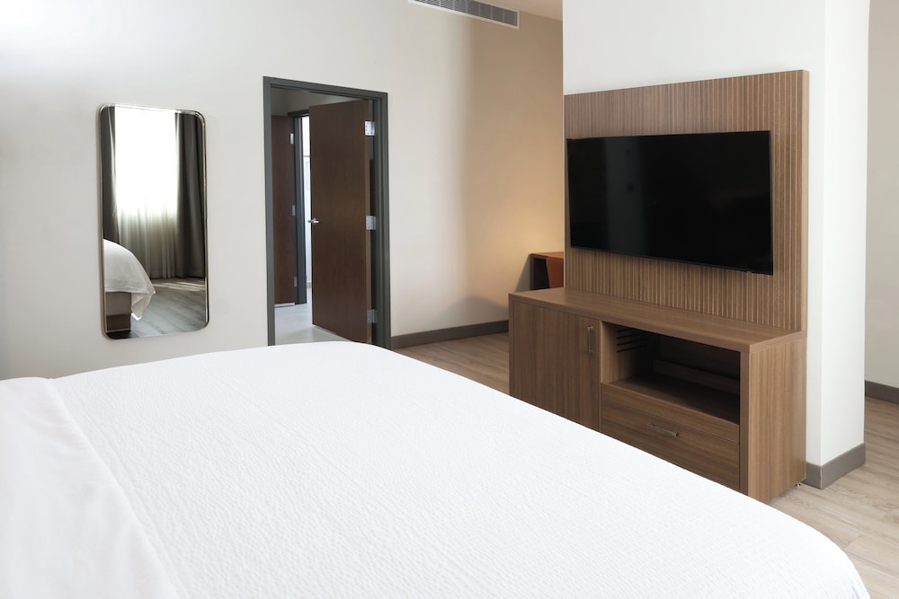 Suite, Multiple Beds - Photo 4