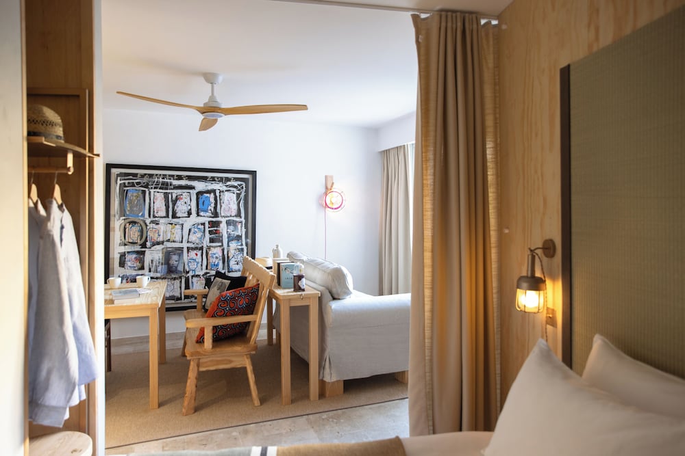 Suite - Photo 5