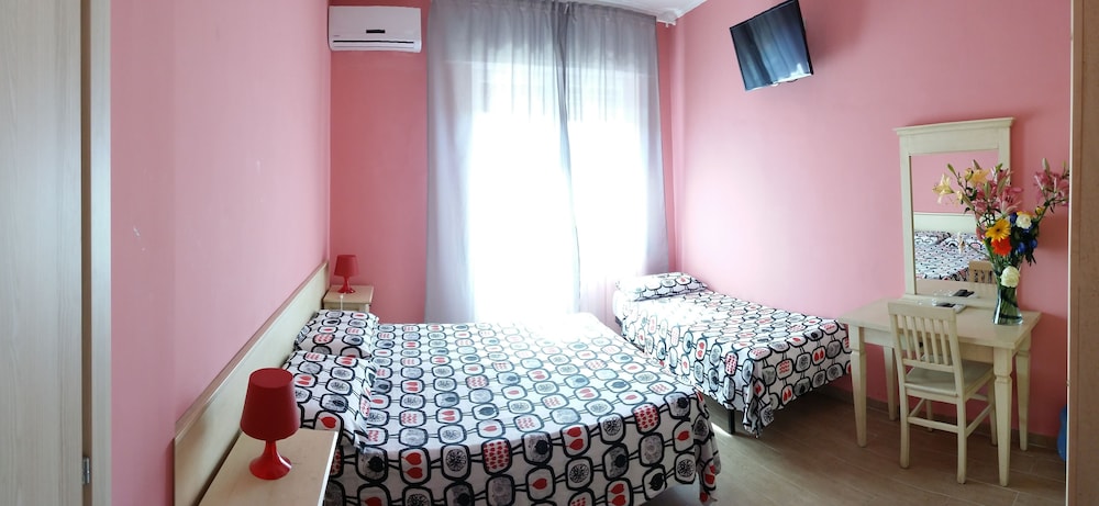 Comfort Triple Room, Multiple Beds, Non Smoking, Partial Sea View photo 1