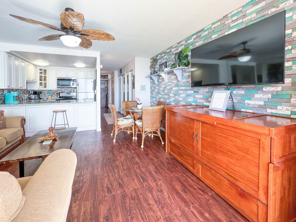 Condo, 1 Bedroom photo 2