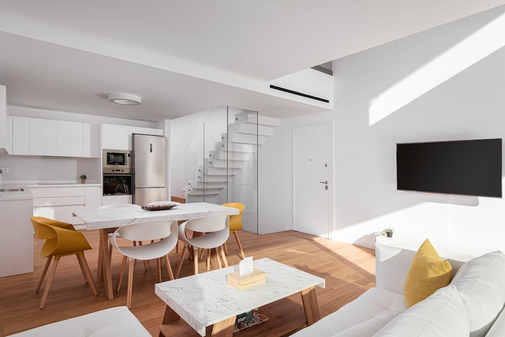 Signature Apartment photo 2