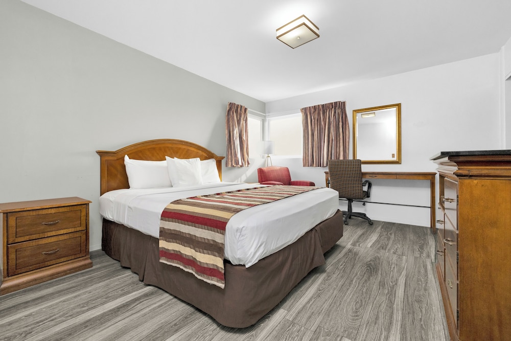 Standard Suite, 1 King Bed, Non Smoking