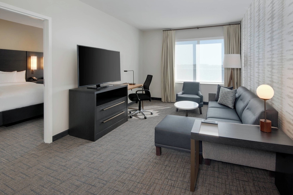 Suite, 1 Bedroom - Photo 3