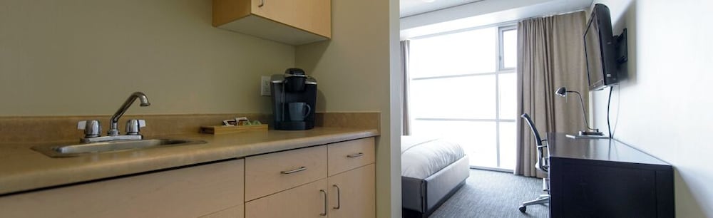 Deluxe Suite, 1 Queen Bed photo 2