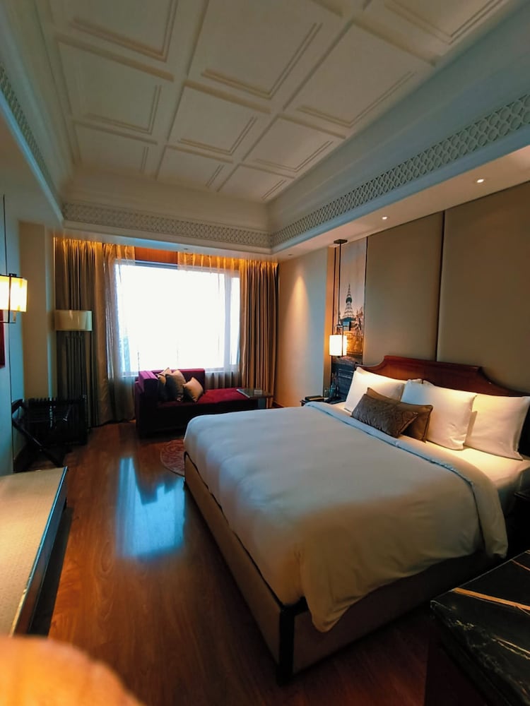 Deluxe Room (Valley View)