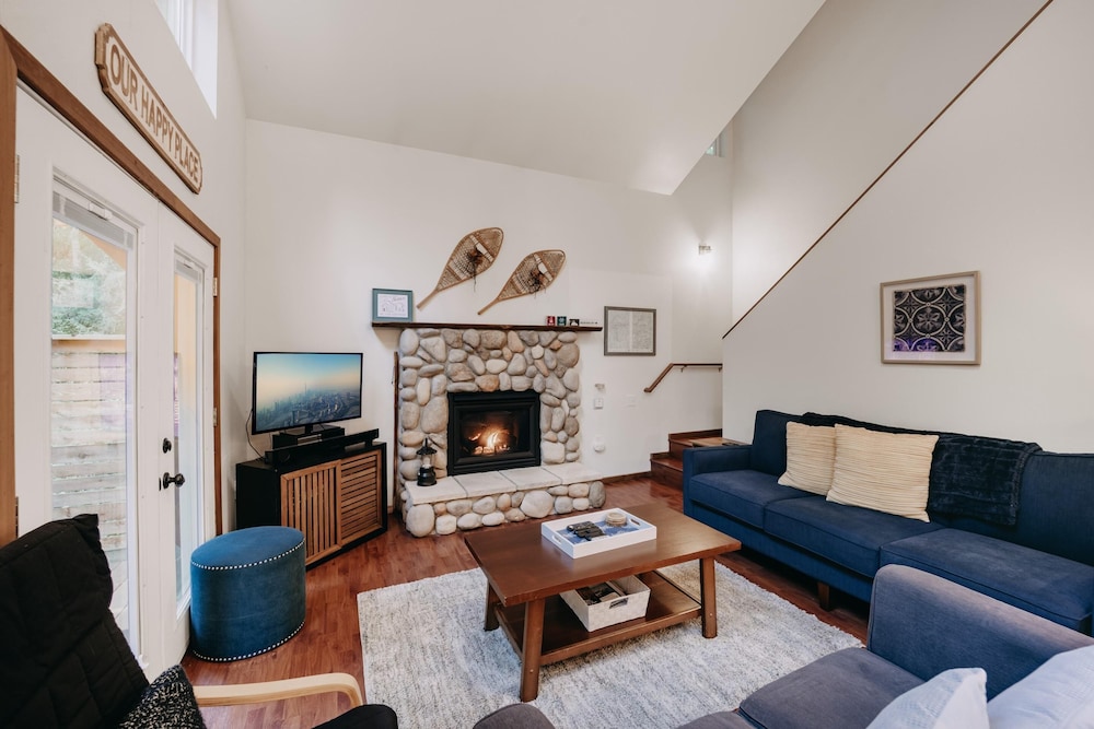 Cabin, 3 Bedrooms, Smoking, Patio