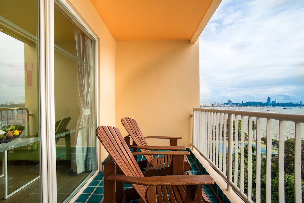 Deluxe Room, Sea View - Photo 5