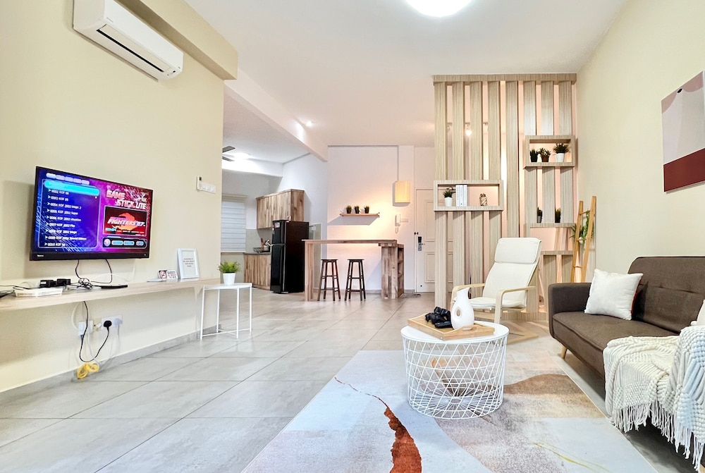 Comfort Apartment, 3 Bedrooms, Balcony, City View