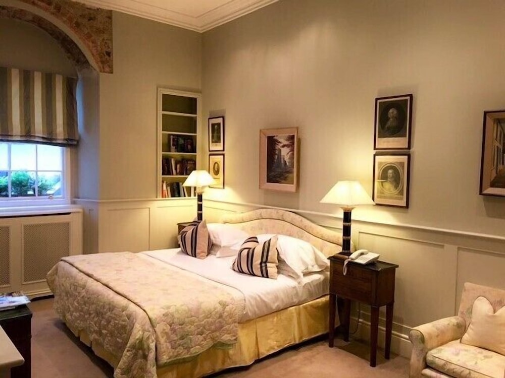Standard Room photo 2