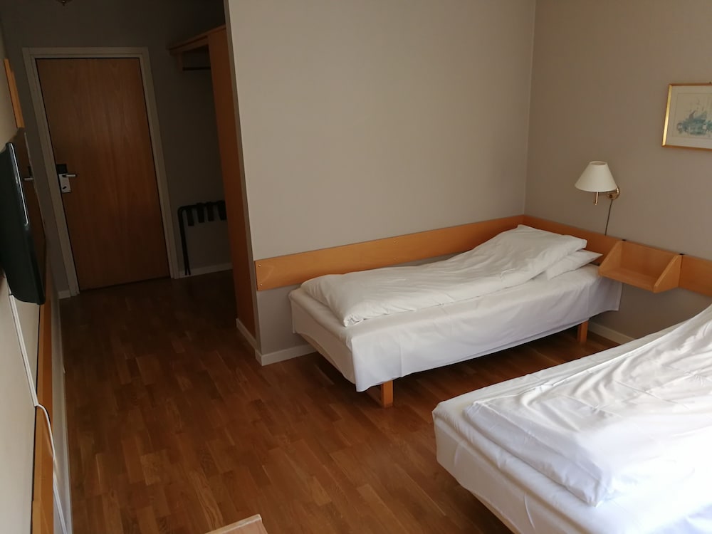 Standard Double Room, 2 Twin Beds photo 2