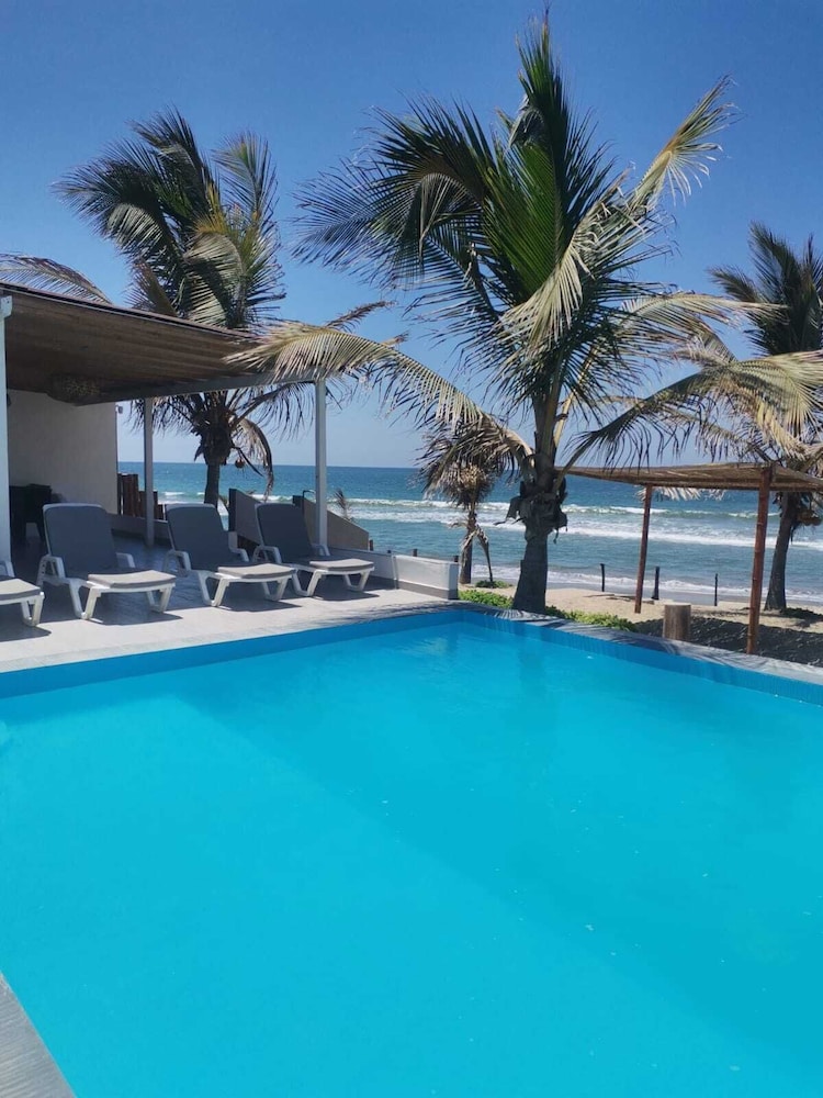 Family House, 4 Bedrooms, Pool Access, Ocean View photo 1
