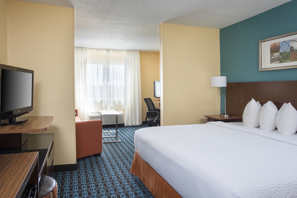 Executive Suite, 1 King Bed with Sofa bed photo 1