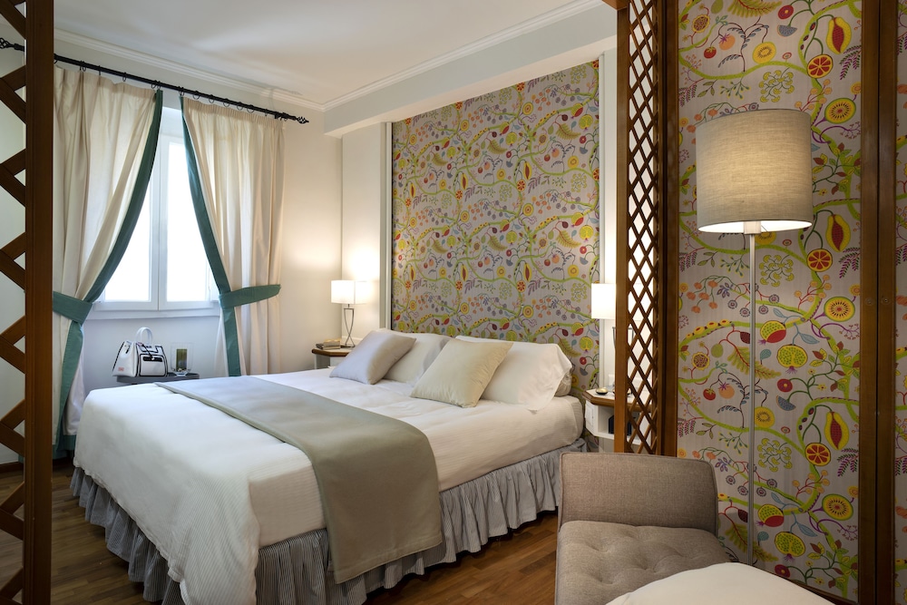 Residence Premium photo 3