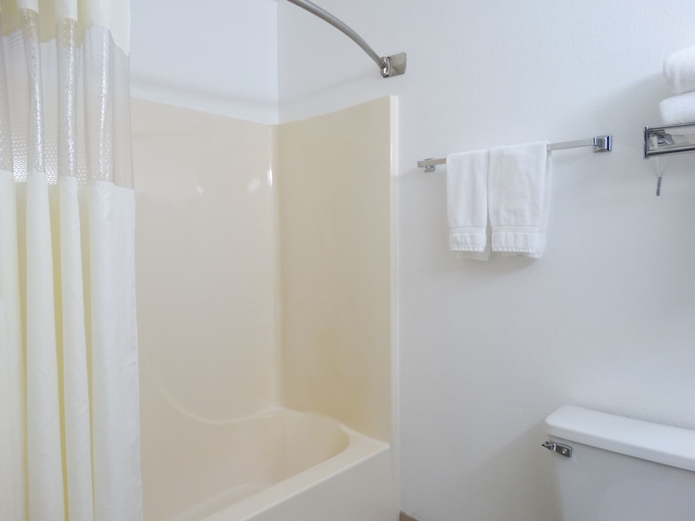 Studio Suite, 2 Queen Beds, Non Smoking - Photo 5
