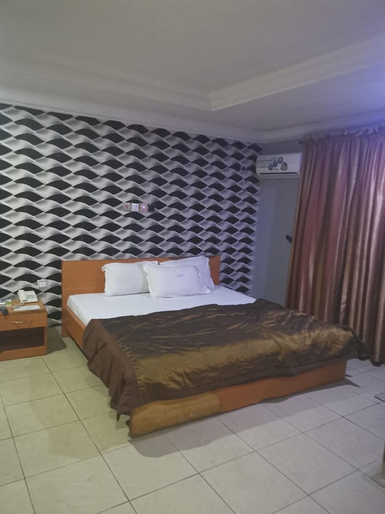Standard Room photo 3