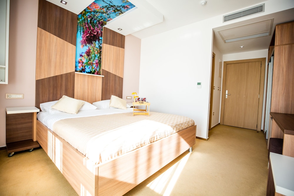 Superior Double or Twin Room - Photo 6