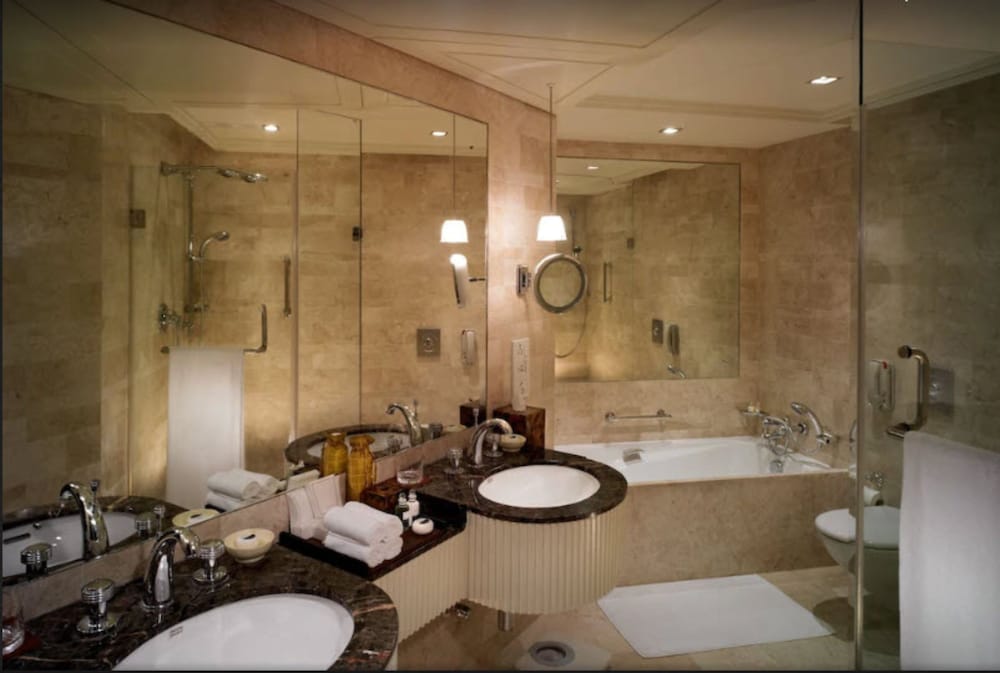 Leela Executive Suite - Photo 7