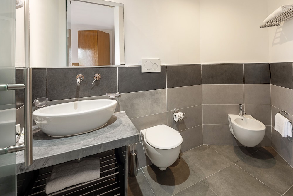 Deluxe Double or Twin Room - Photo 2