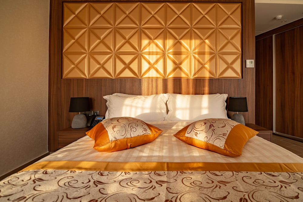 Deluxe Double Room, Club Lounge Access, City View thumbnail 5