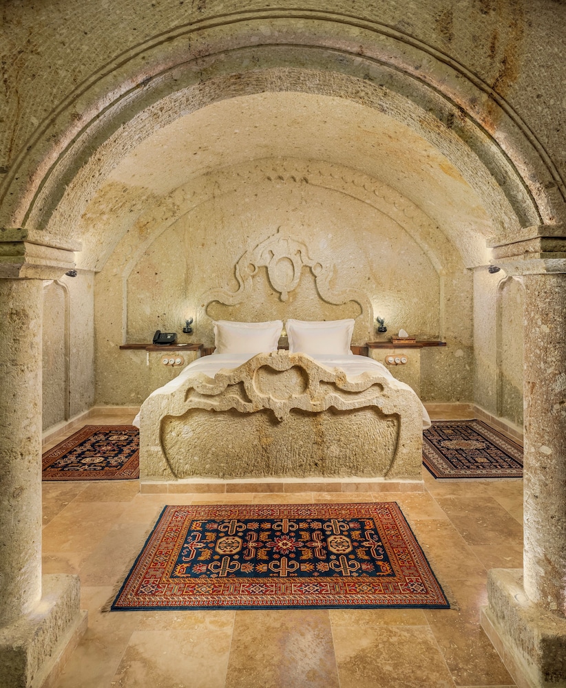 Suite (Danismend Gazi Cave)
