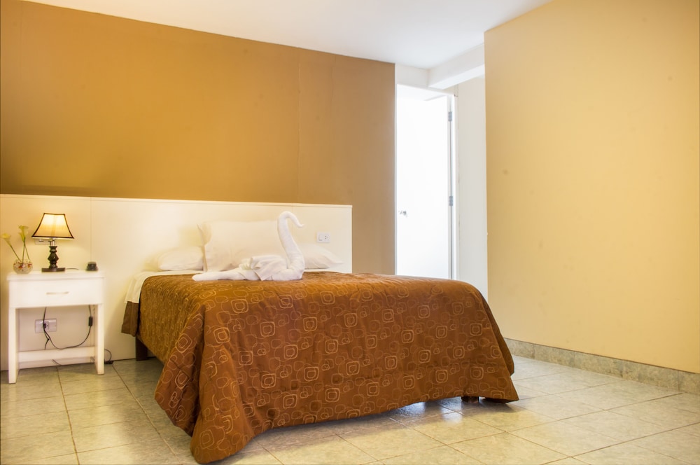 Executive Suite, 1 King Bed, Kitchenette, Tower photo 2