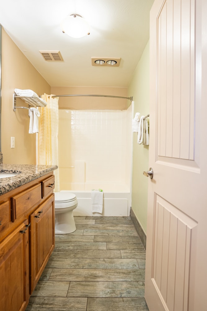 Family Room - Photo 9