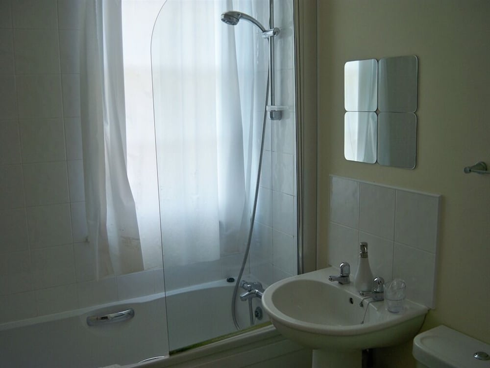 Twin Room, Ensuite - Photo 3
