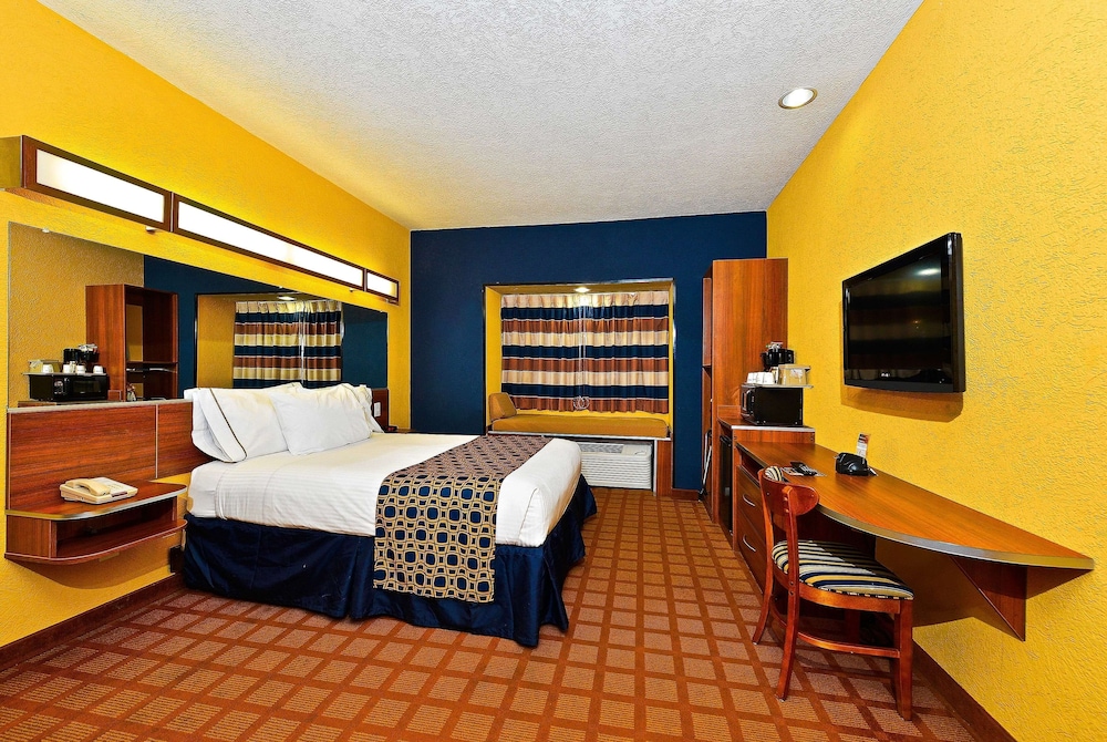 Room, 1 King Bed, Accessible, Non Smoking (Bathtub w/ Grab Bars, Mobility)