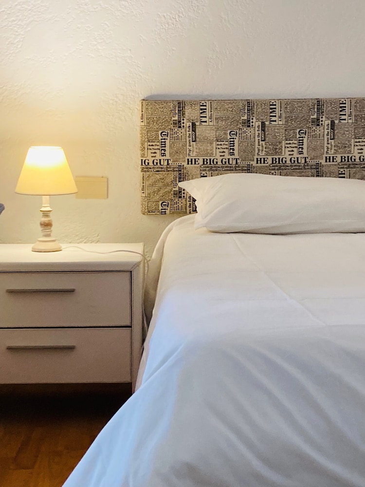 Double Room (Blu)