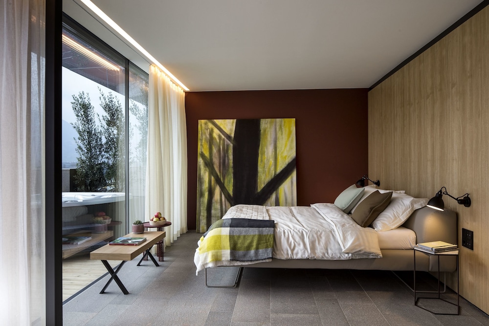 Panoramic Penthouse, Hot Tub, Mountain View photo 3