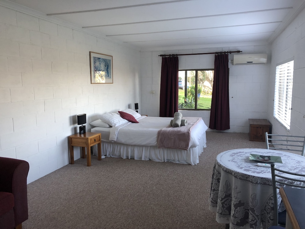 Standard Suite, Multiple Bedrooms, Non Smoking, Kitchen (Retreat Getaway) photo 3