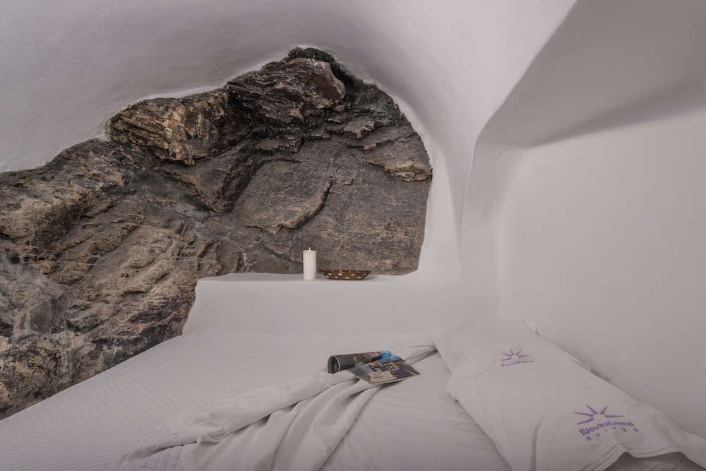 Junior Suite ( Caldera View) - Photo 1