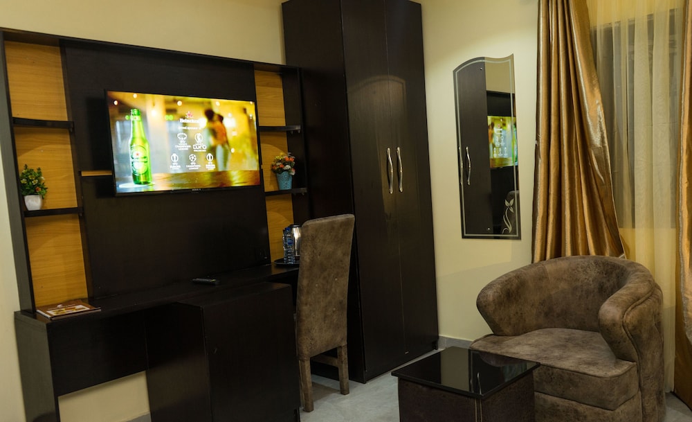 Royal Suite - Photo 2