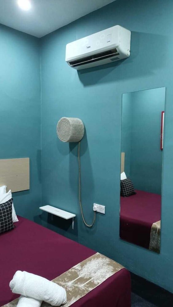 Standard Double Room - Photo 11