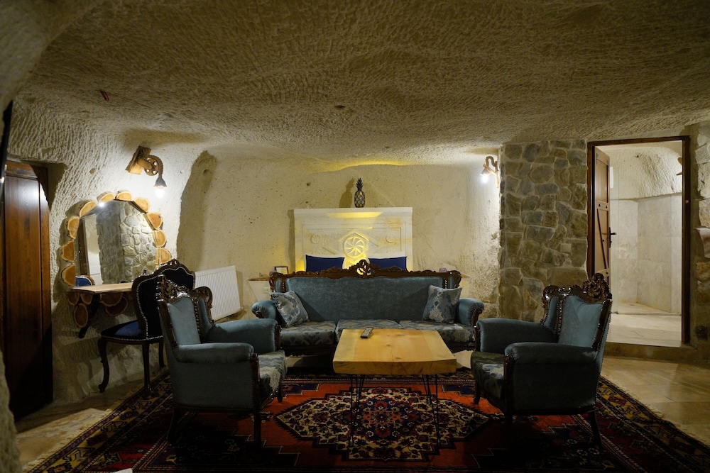 Superior King Cave Suite Room, Jacuzzi