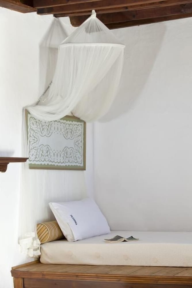 House, 2 Bedrooms