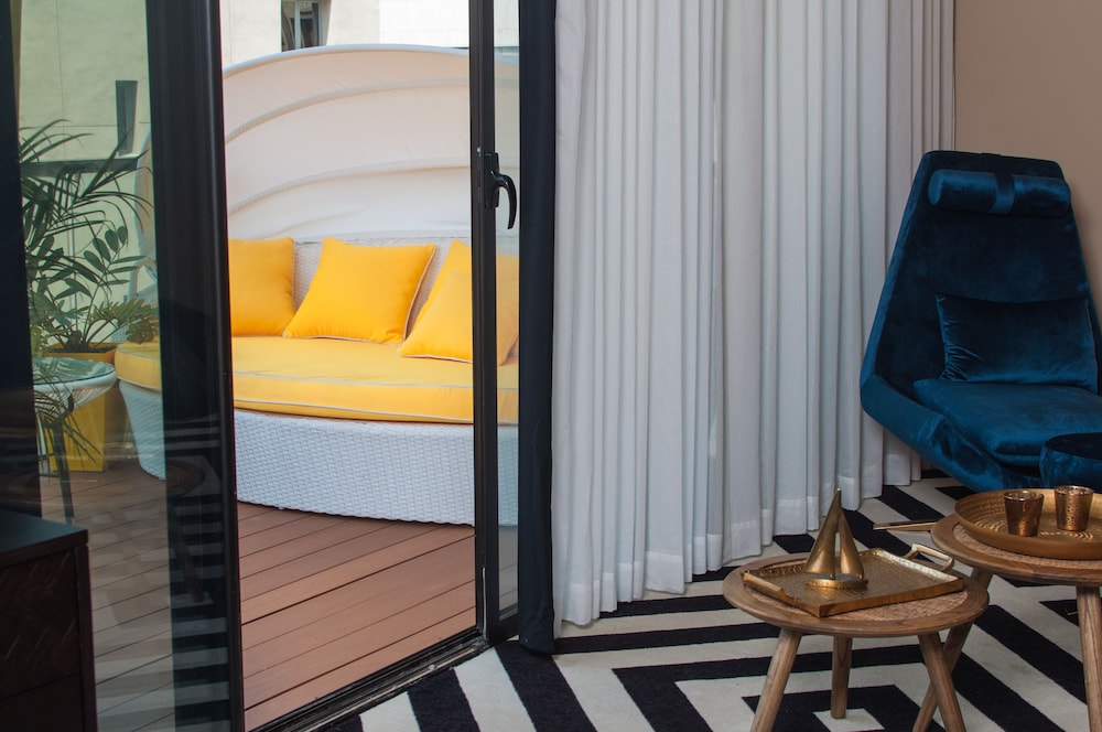 Studio, Balcony, City View photo 2