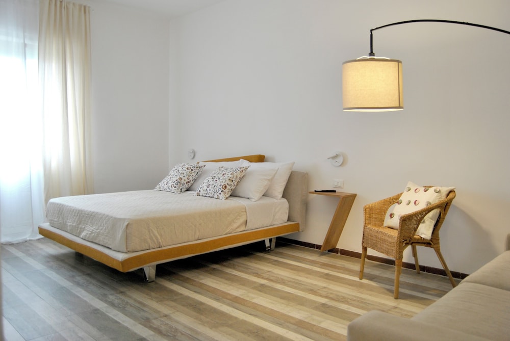Deluxe Room, City View